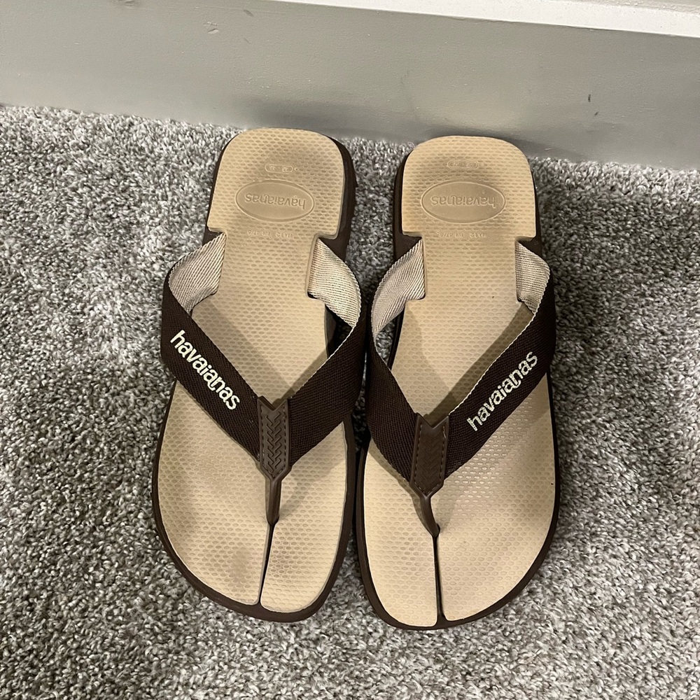 Men’s Havaianas flip flop. Size 12